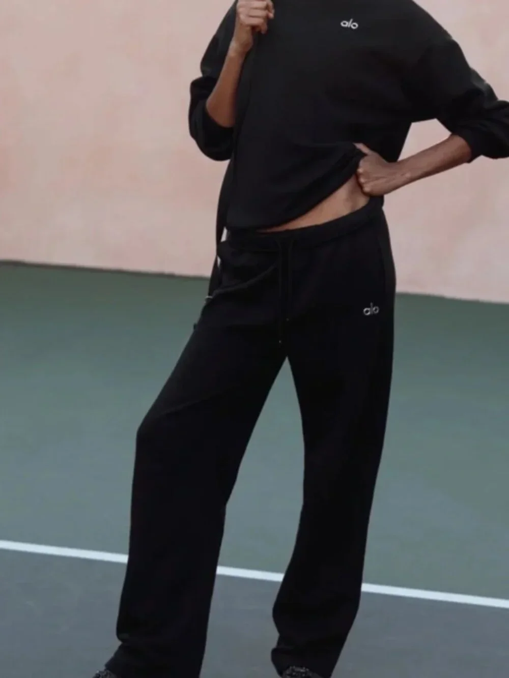 ALO Yoga - Woman’s Accolade Straight Leg Sweatpant